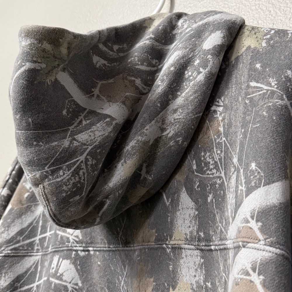 Abercrombie & Fitch Essentials Camo Pullover Hoodie - Picture 11 of 13